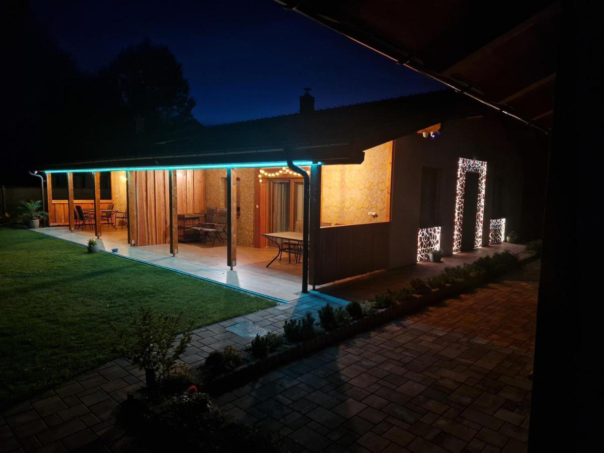 Villa Garden Bešeňová Kültér fotó